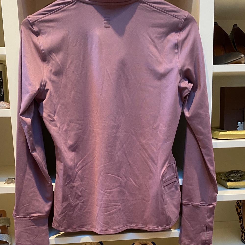 RUNDER Armour Mauve Fitted Top.  Size SP. LIKE NEW! - Picture 11 of 14